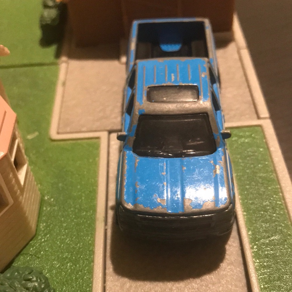 Rare matchbox construction inc.  truck Chevy Silverado 2014 multipack exclusive